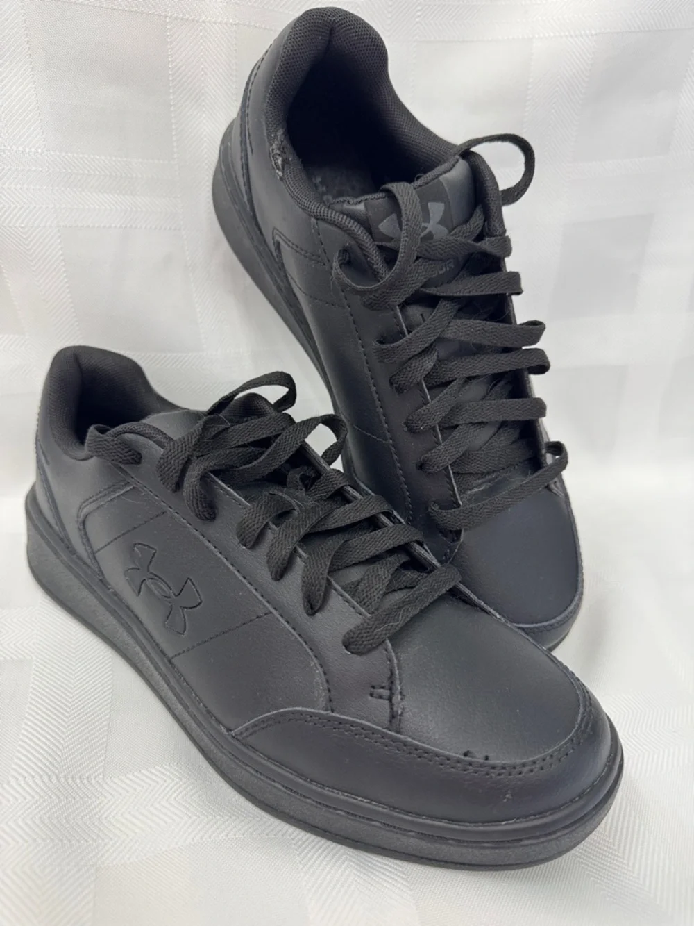 Under Armour Men’s Black Athletic Low-Top Sneakers